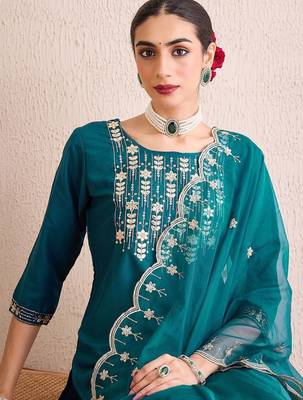 Women Floral Yoke Design Regular Gotta Patti Kurta with Trousers & With Dupatta 3
