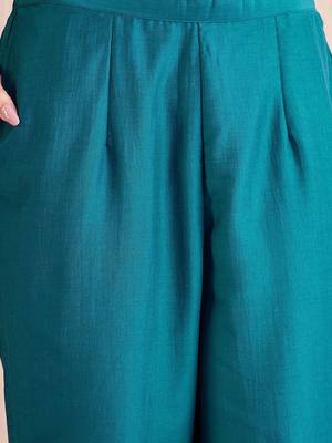 Women Floral Yoke Design Regular Gotta Patti Kurta with Trousers & With Dupatta 4