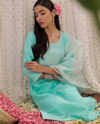 Floral Embroidered Regular Aari Work Kurta with Trousers & With Dupatta 2