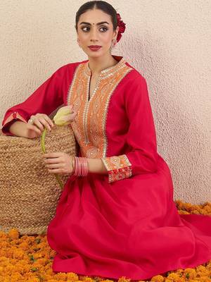 Women Ethnic Motifs Embroidered Mandarin Collar Mirror Work Kurta Trousers 1