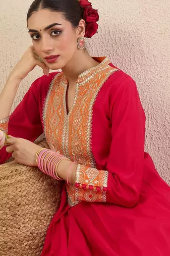 Women Ethnic Motifs Embroidered Mandarin Collar Mirror Work Kurta Trousers