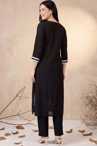 Women Colourblocked Regular Chanderi Silk Kurta with Trousers