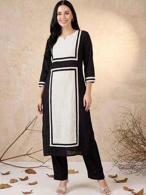 Women Colourblocked Regular Chanderi Silk Kurta with Trousers 6