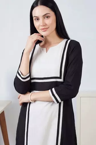Women Colourblocked Regular Chanderi Silk Kurta with Trousers
