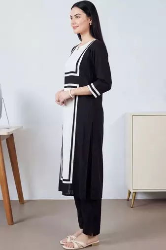 Women Colourblocked Regular Chanderi Silk Kurta with Trousers