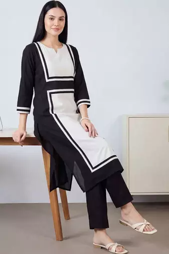 Women Colourblocked Regular Chanderi Silk Kurta with Trousers