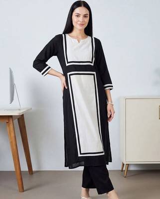 Women Colourblocked Regular Chanderi Silk Kurta with Trousers 5