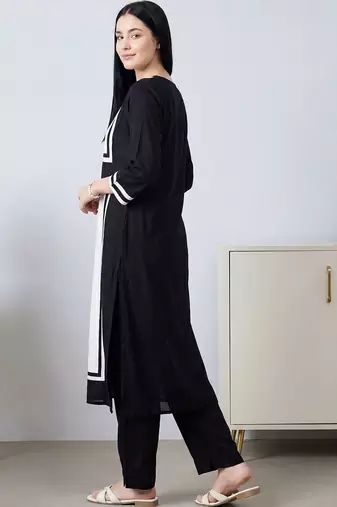 Women Colourblocked Regular Chanderi Silk Kurta with Trousers