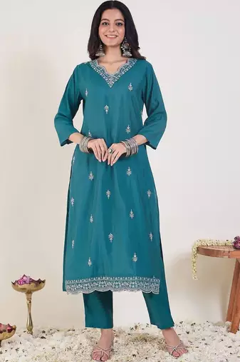 Women Ethnic Motifs Embroidered Regular Thread Work Kurta with Trousers & With Dupatta