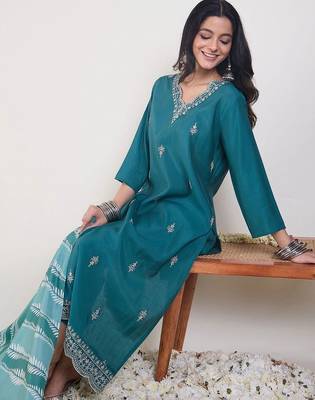 Women Ethnic Motifs Embroidered Regular Thread Work Kurta with Trousers & With Dupatta 5