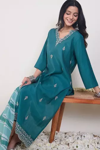Women Ethnic Motifs Embroidered Regular Thread Work Kurta with Trousers & With Dupatta