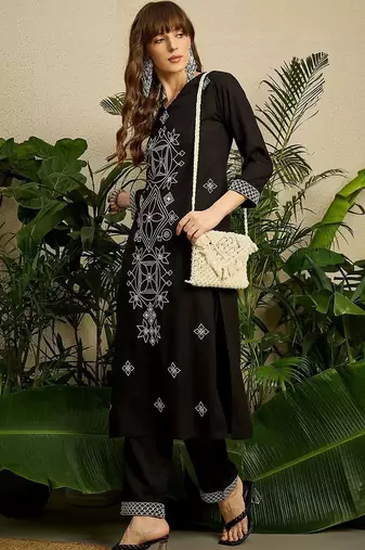 Women Ethnic Motifs Embroidered Regular Thread Work Kurta with Trousers