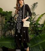 Women Ethnic Motifs Embroidered Regular Thread Work Kurta with Trousers