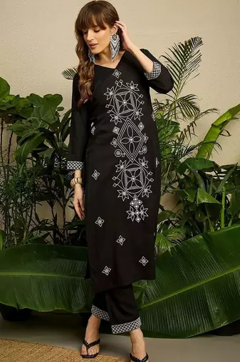 Women Ethnic Motifs Embroidered Regular Thread Work Kurta with Trousers