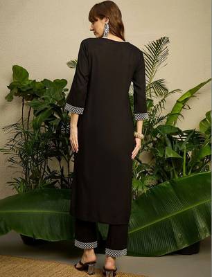 Women Ethnic Motifs Embroidered Regular Thread Work Kurta with Trousers 4