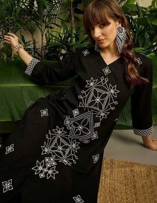Women Ethnic Motifs Embroidered Regular Thread Work Kurta with Trousers 5