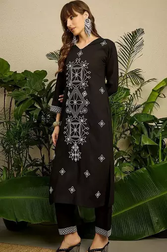 Women Ethnic Motifs Embroidered Regular Thread Work Kurta with Trousers