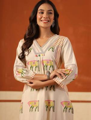 Women Ethnic Motifs Printed Regular Pure Cotton Kurta with Trousers 5