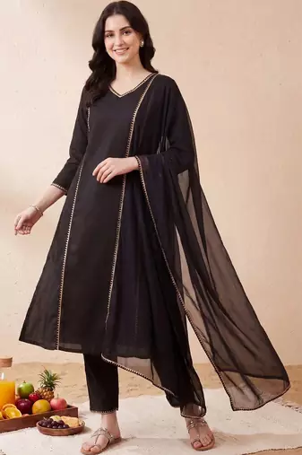 Women Regular Gotta Patti Pure Cotton Kurta with Trousers & With Dupatta