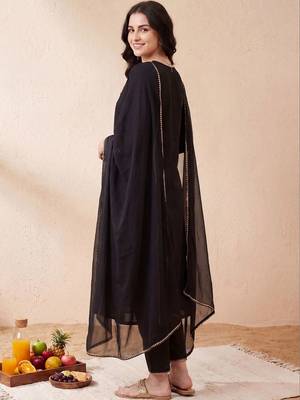 Women Regular Gotta Patti Pure Cotton Kurta with Trousers & With Dupatta 4