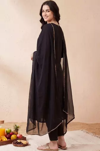 Women Regular Gotta Patti Pure Cotton Kurta with Trousers & With Dupatta