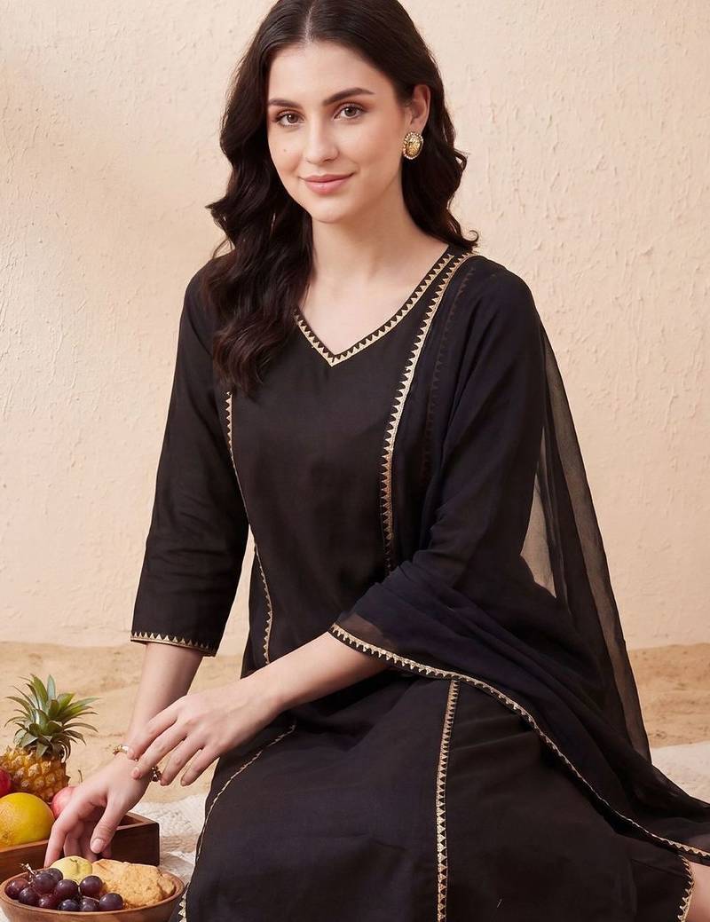 Women Regular Gotta Patti Pure Cotton Kurta with Trousers & With Dupatta