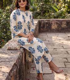 Women Floral Printed Regular Pure Cotton Kurta with Trousers