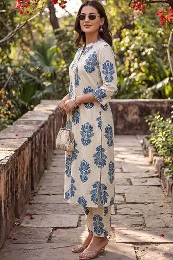 Women Floral Printed Regular Pure Cotton Kurta with Trousers