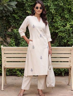 Women Ethnic Motifs Embroidered Regular Thread Work Pure Cotton Kurta with Trousers 1