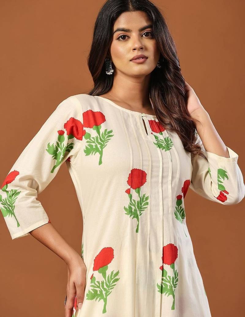 Women Floral Printed Regular Pure Cotton Kurta with Trousers