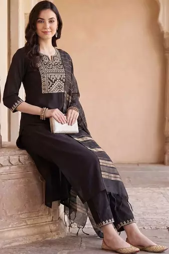 Women Ethnic Motifs Embroidered Regular Thread Work Liva Kurta with Trousers & With Dupatta
