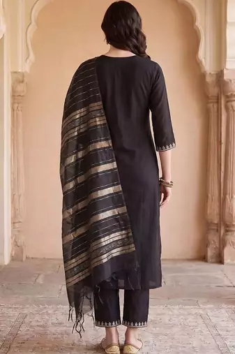 Women Ethnic Motifs Embroidered Regular Thread Work Liva Kurta with Trousers & With Dupatta