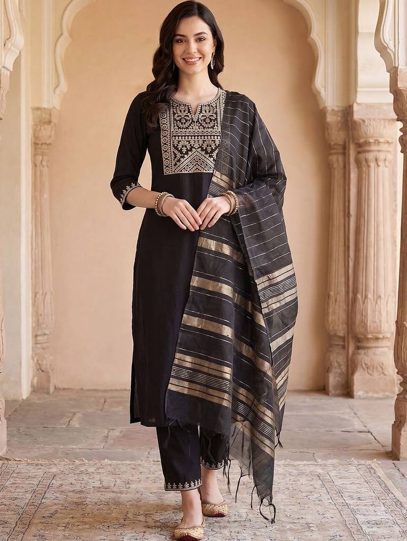 Women Ethnic Motifs Embroidered Regular Thread Work Liva Kurta with Trousers & With Dupatta