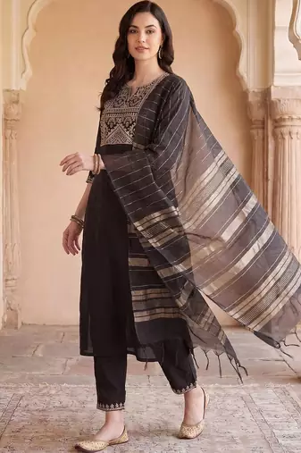 Women Ethnic Motifs Embroidered Regular Thread Work Liva Kurta with Trousers & With Dupatta