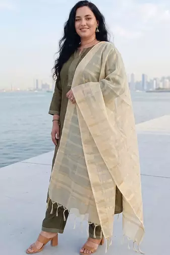 Women Ethnic Motifs Regular Kurta with Trousers & With Dupatta