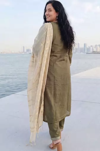 Women Ethnic Motifs Regular Kurta with Trousers & With Dupatta