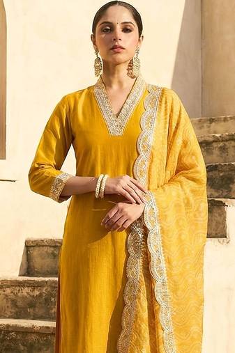 Women Ethnic Motifs Regular Kurta with Trousers & With Dupatta