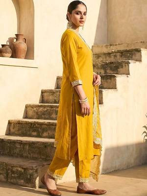 Women Ethnic Motifs Regular Kurta with Trousers & With Dupatta 2
