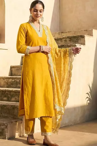 Women Ethnic Motifs Regular Kurta with Trousers & With Dupatta