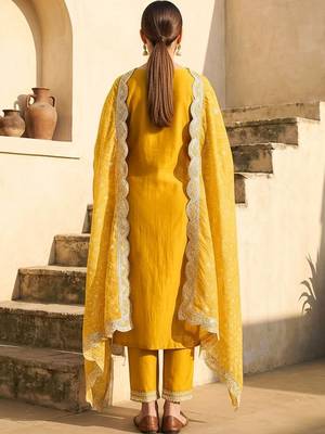 Women Ethnic Motifs Regular Kurta with Trousers & With Dupatta 4
