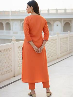 Women Ethnic Motifs Regular Mirror Work Liva Kurta with Trousers 3
