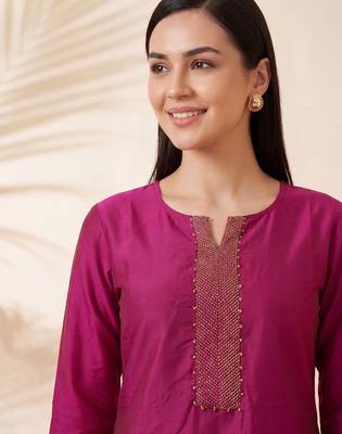 Women Regular Thread Work Kurta with Trousers & With Dupatta 2