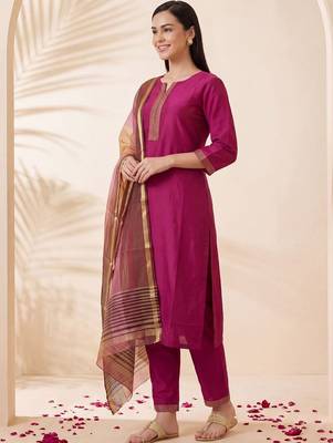 Women Regular Thread Work Kurta with Trousers & With Dupatta 3