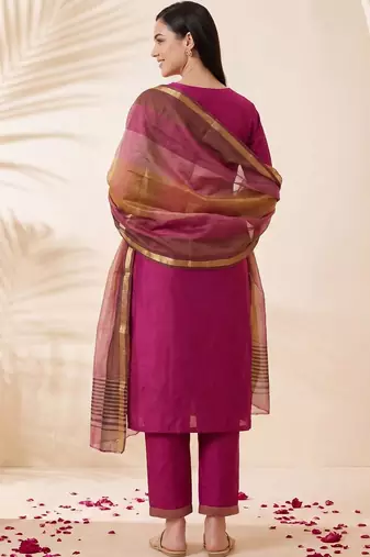 Women Regular Thread Work Kurta with Trousers & With Dupatta
