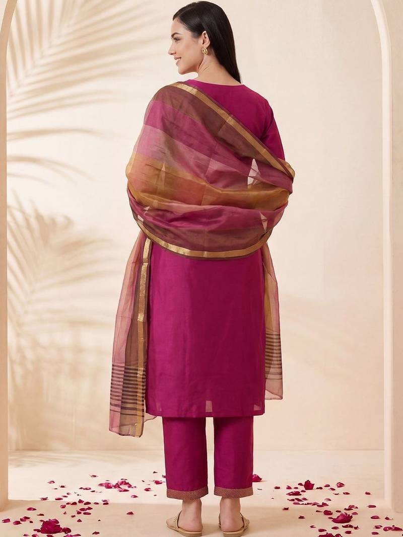 Women Regular Thread Work Kurta with Trousers & With Dupatta