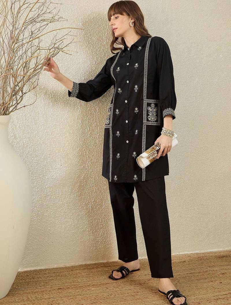 Women Ethnic Motifs Embroidered Regular Thread Work Pure Cotton Kurta with Trousers