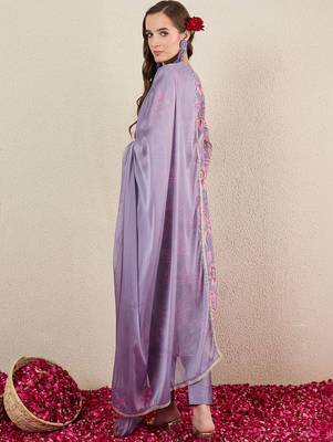Women Floral Printed Regular Kurta with Trousers & With Dupatta 7