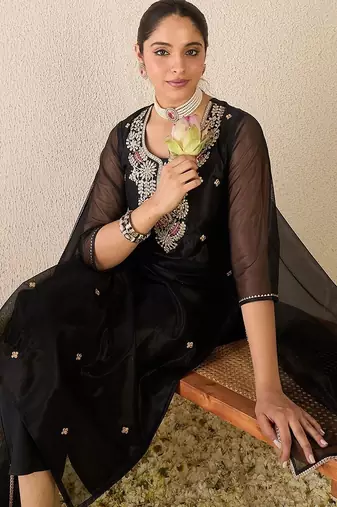 Women Ethnic Motifs Embroidered Regular Thread Work Kurta with Trousers & With Dupatta