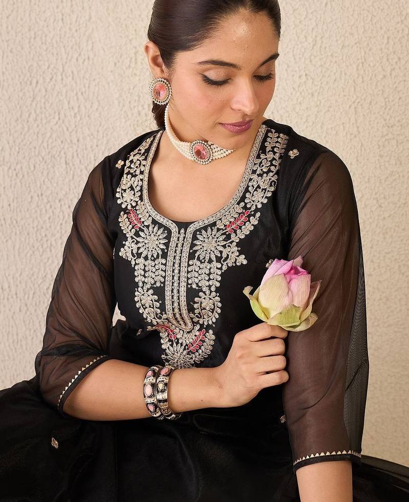 Women Ethnic Motifs Embroidered Regular Thread Work Kurta with Trousers & With Dupatta