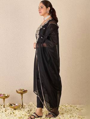 Women Ethnic Motifs Embroidered Regular Thread Work Kurta with Trousers & With Dupatta 6